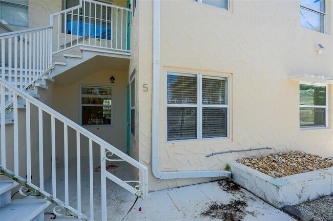 Building Photo - 115 145th Ave