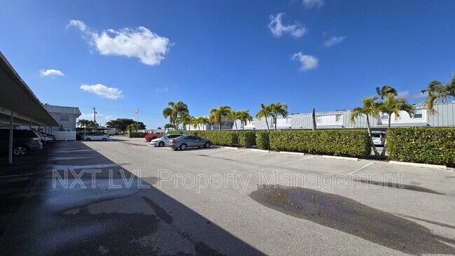 Building Photo - 6777 Winkler Rd