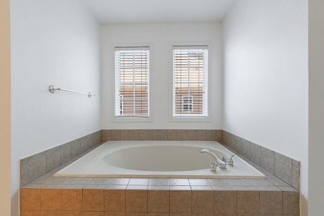 Building Photo - 279 Collins View Ct