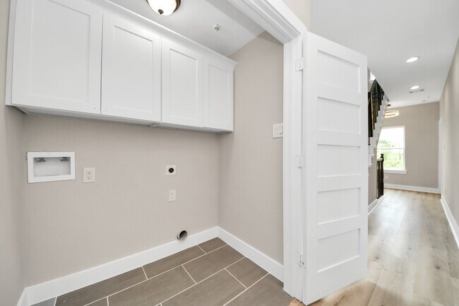 Building Photo - 3913 Griggs Rd