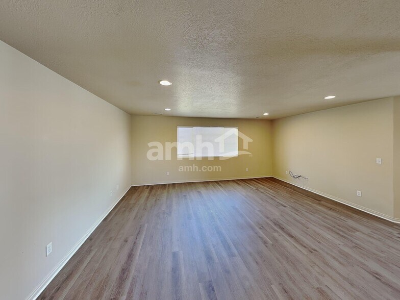 Building Photo - 420 N Madison Ave