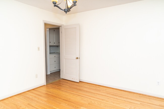 Building Photo - 116 N Union Ave