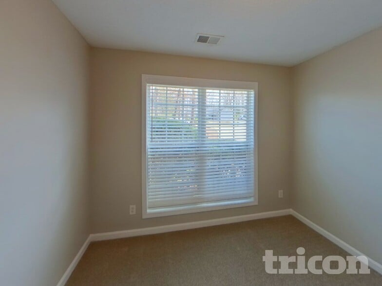 Building Photo - 466 Gin Mill Dr