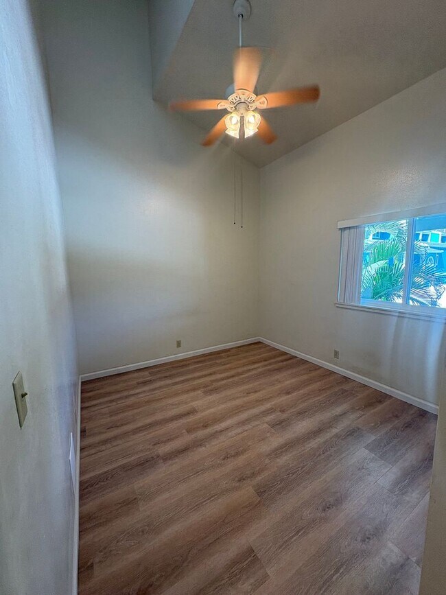 Building Photo - $3,000 / 2-BR / 2-BATH Townhouse with 1 parking Stall - HOKULANI IN KAILUA, 900 sq ft.