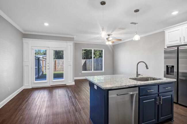 Kitchen - 10702 Washita Dr