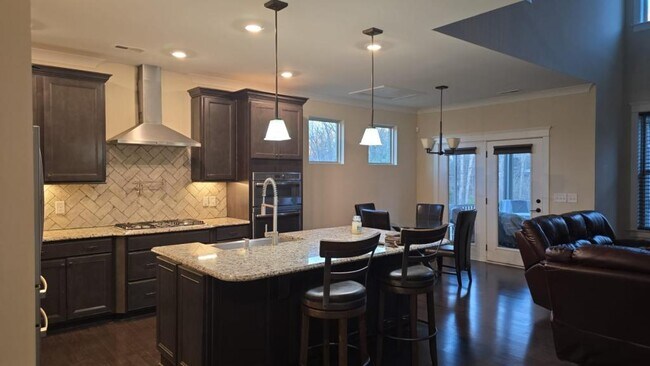 Building Photo - 6002 Bedstone Dr