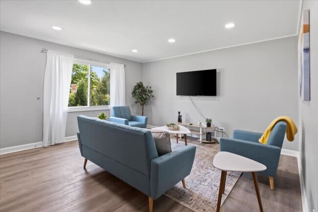 Building Photo - 362 Marion Ct