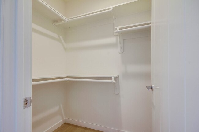 Building Photo - 6546 1/2 La Mirada Ave.-