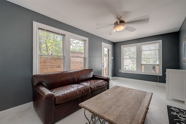 Building Photo - 415 Fairbanks St