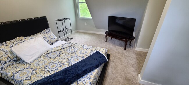 Building Photo - Short-Term Rental - Less than 10mins from ...