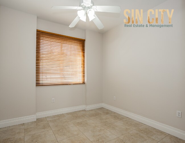 Building Photo - 4490 Zev Ct