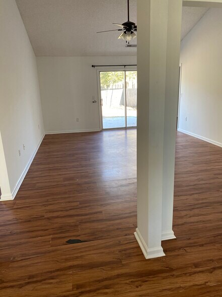 Building Photo - 5101 Thornton Dr