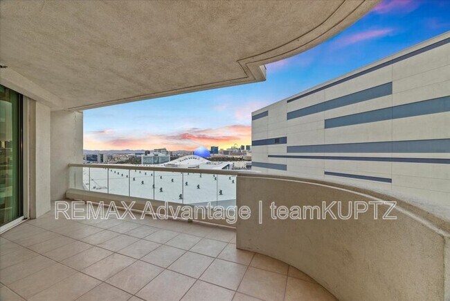 Building Photo - 2877 Paradise Rd