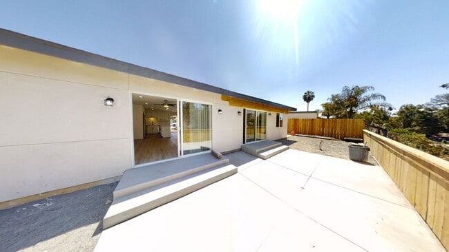 Building Photo - Newly Renovated (2022), 4BD/2BA