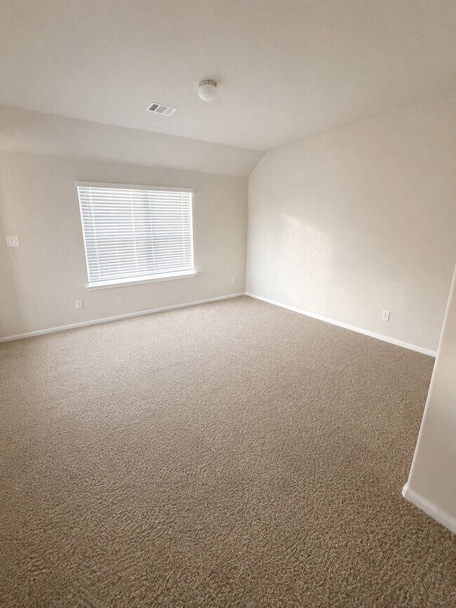 Building Photo - 2291 Raider Dr