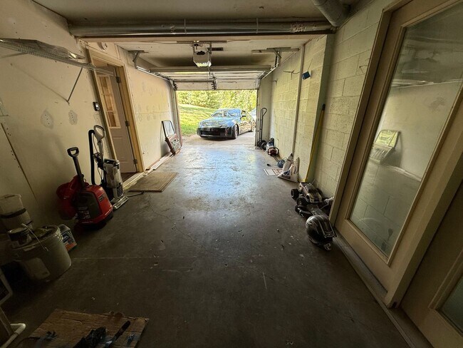 Building Photo - Bi-Level House for Rent in Ellettsville, IN