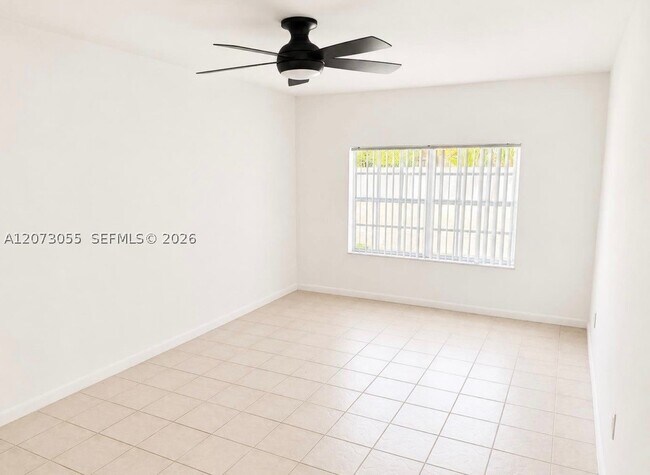 Building Photo - 10290 SW 146th Ave