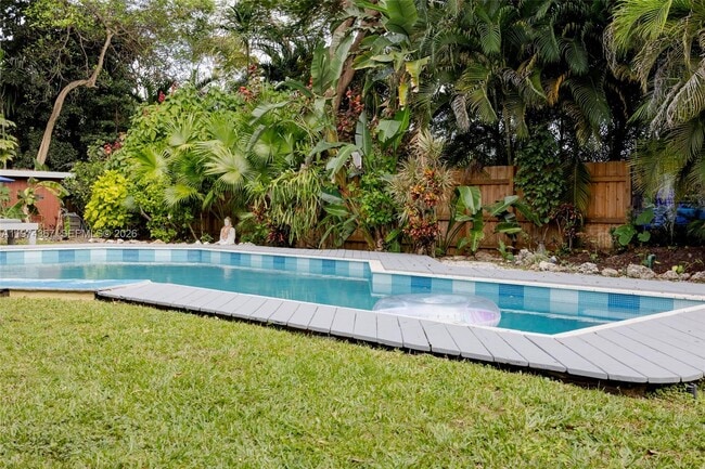 Building Photo - 750 NE 120th St