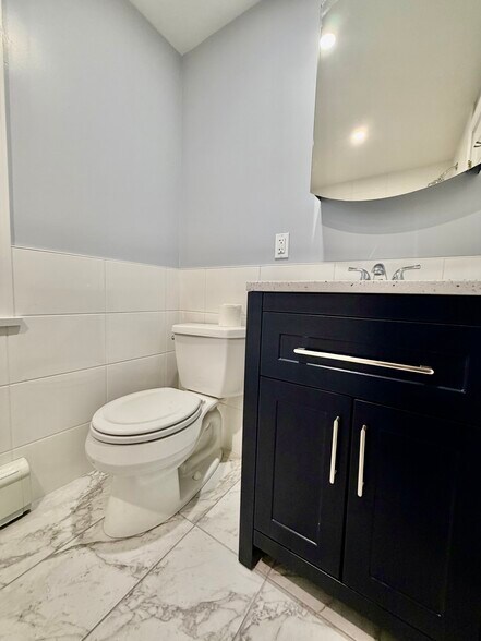 Building Photo - 29 Lee Ct