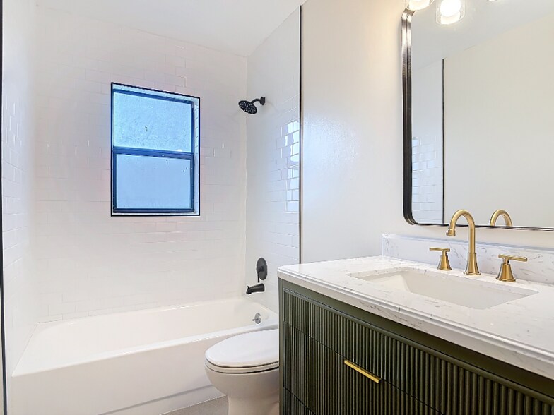 Building Photo - 105 Powderhorn Ct