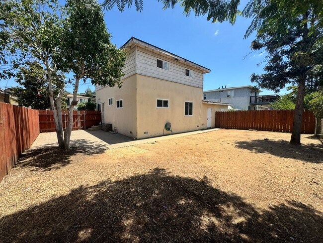 Building Photo - 6150-6152 Horton Drive