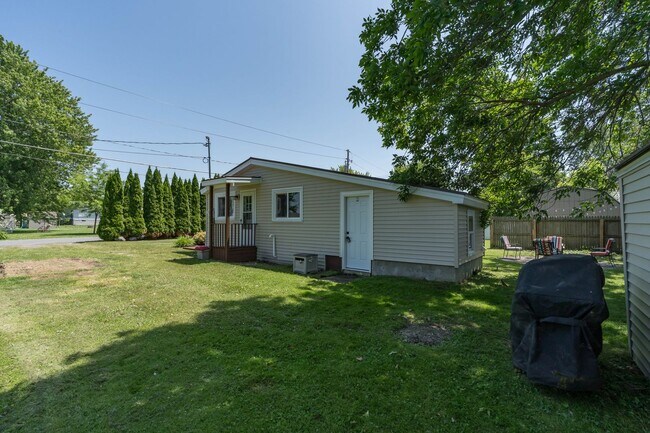 Building Photo - **Furnished Winter Rental** - Sackets Harbor