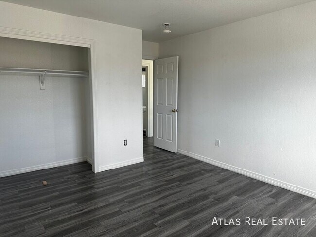 Building Photo - 10789 Vista Rd