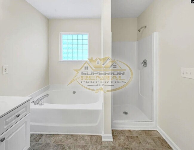 Building Photo - 124 Pickwick Dr
