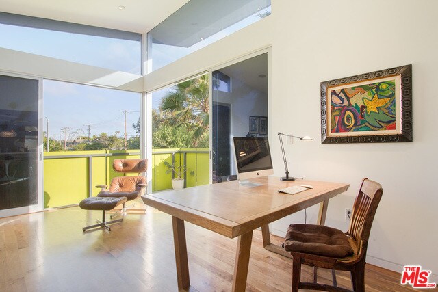 Building Photo - 1046 6th Ave