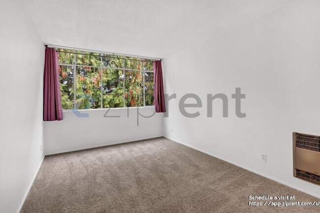 Building Photo - 2745 NW Pettygrove St