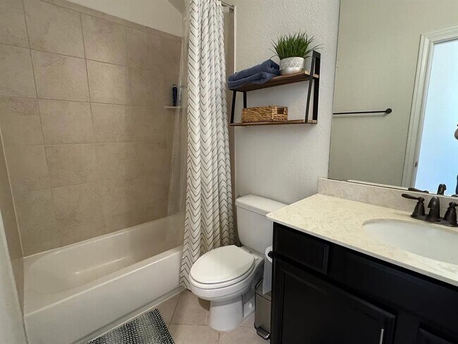 Building Photo - 735 Expedition Way