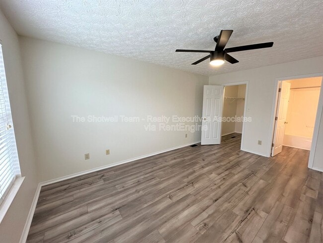 Building Photo - 819 Calypso Way