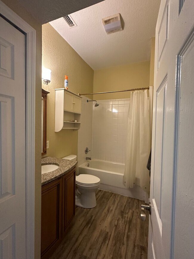 Building Photo - ***Spacious Country Living with Modern Com...