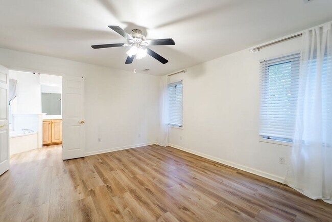 Building Photo - Charming, 3 Bedroom, 2 Bath. With wonderful outdoor living space