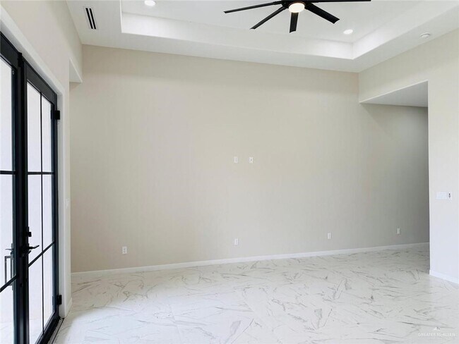 Building Photo - 1020 W Solaris Ln