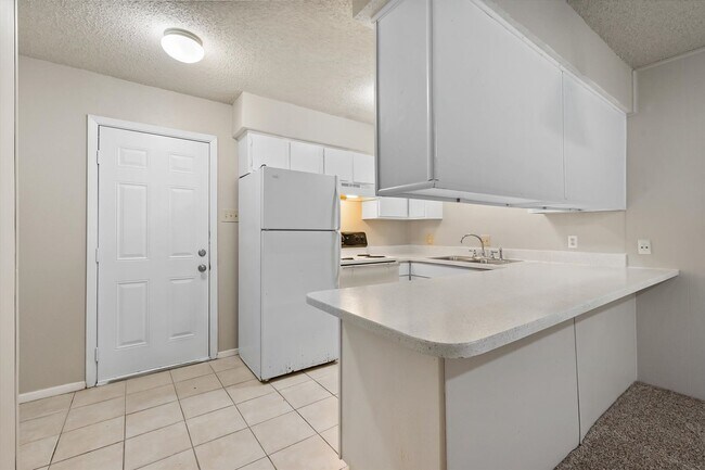 Building Photo - 1803 Harry Ct