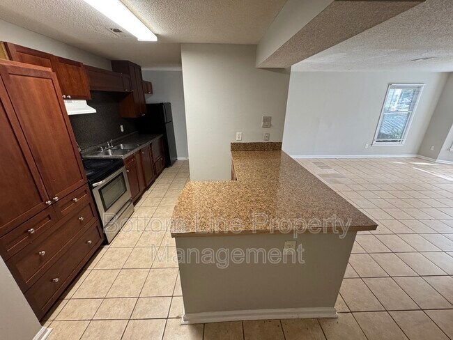 Building Photo - 6230 Rosecroft Dr