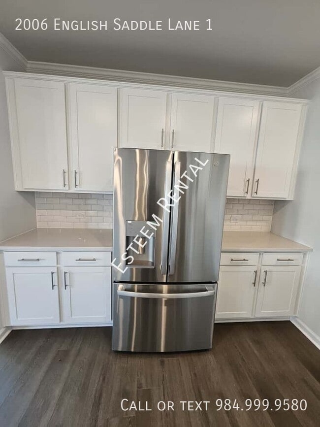 Building Photo - 2006 English Saddle Ln