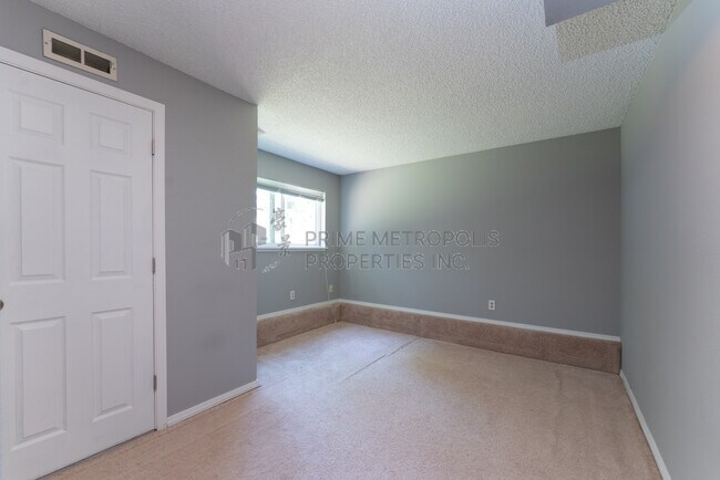 Building Photo - 4813 152nd Pl SE
