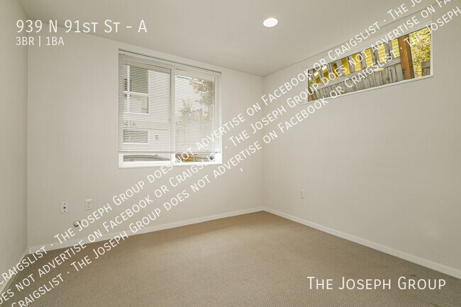 Building Photo - 939 N 91st St
