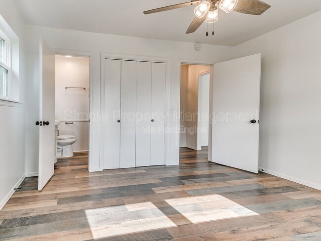 Building Photo - 2401 Fedderson Dr