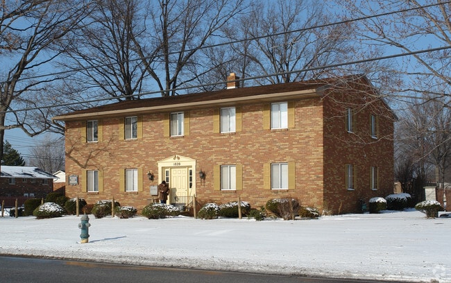 Primary Photo - Old Colony Apts.