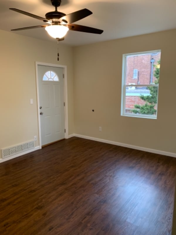 Building Photo - 414 8th St