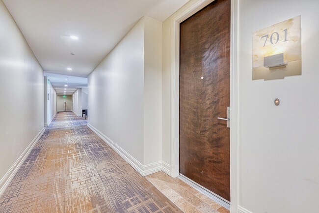 Building Photo - 5455 Landmark Pl