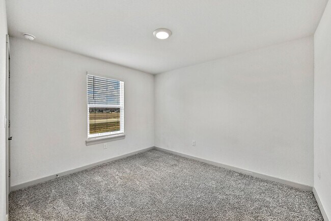 Building Photo - Spacious & Stylish Living in Liberty Hill