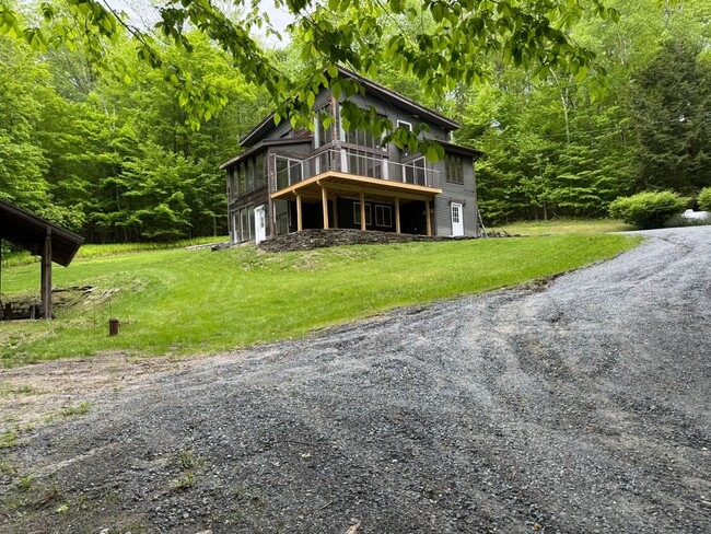 Building Photo - 4-Bedroom 3-Bath House in Quechee