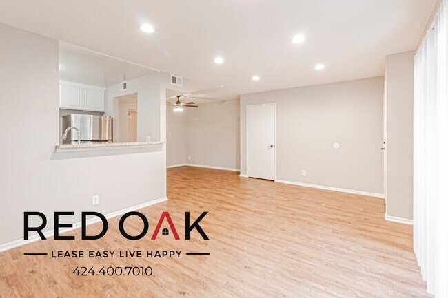 Building Photo - 13444 Moorpark St