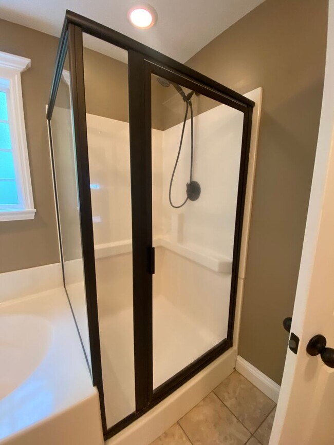 Building Photo - 4301 Kenilworth Cir