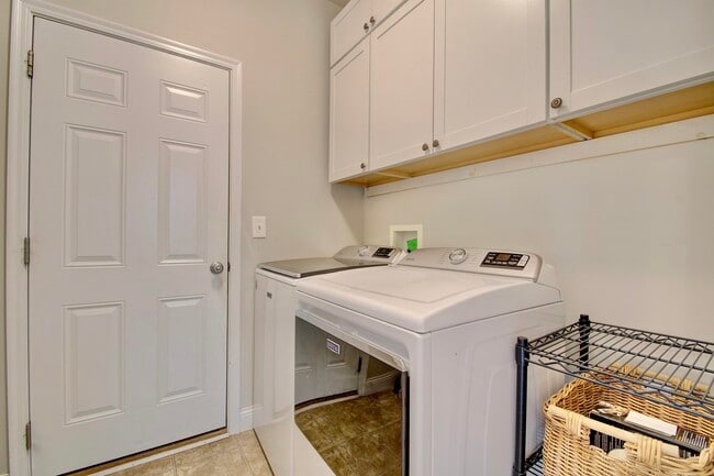 Building Photo - 9918 Burleigh Ln