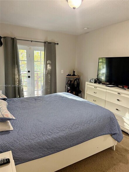 Building Photo - 16811 NW 14th Ave